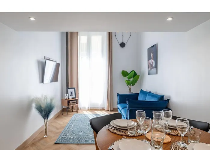 Magnifique - 2 - Coeur De Avec Balcon アパート