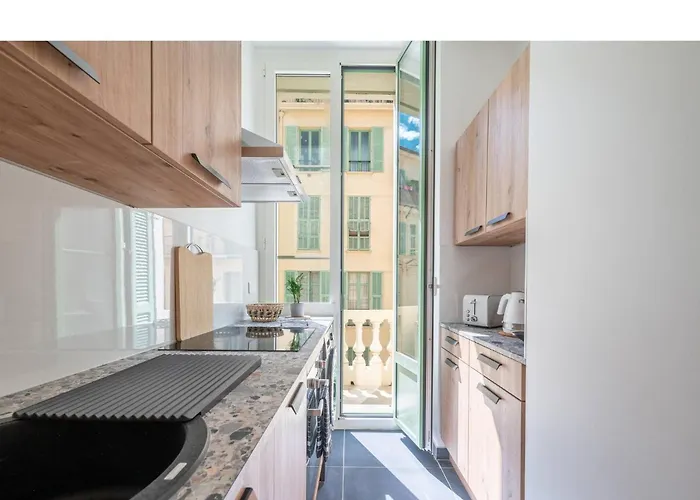 Magnifique - 2 - Coeur De Avec Balcon アパート *