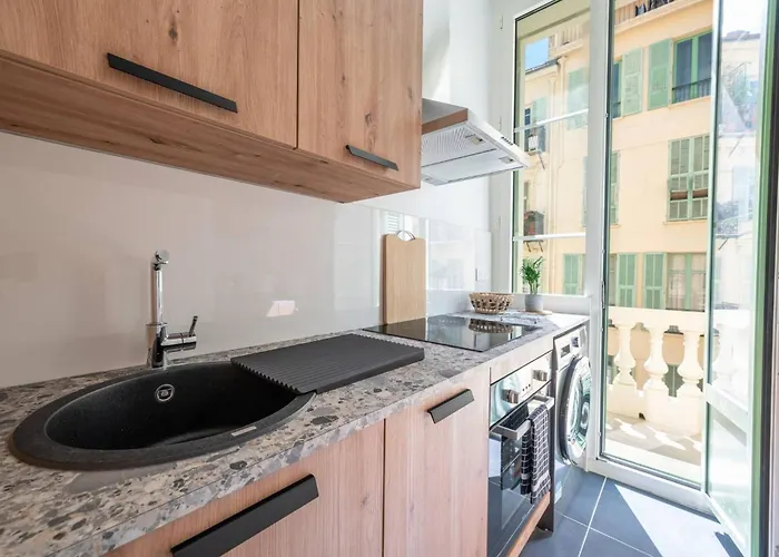 Magnifique - 2 - Coeur De Avec Balcon 尼斯